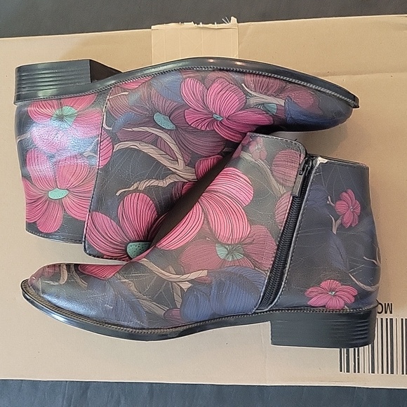 DoGo Vegan Leather Ankle Boots Size 10/41 - Picture 2 of 7